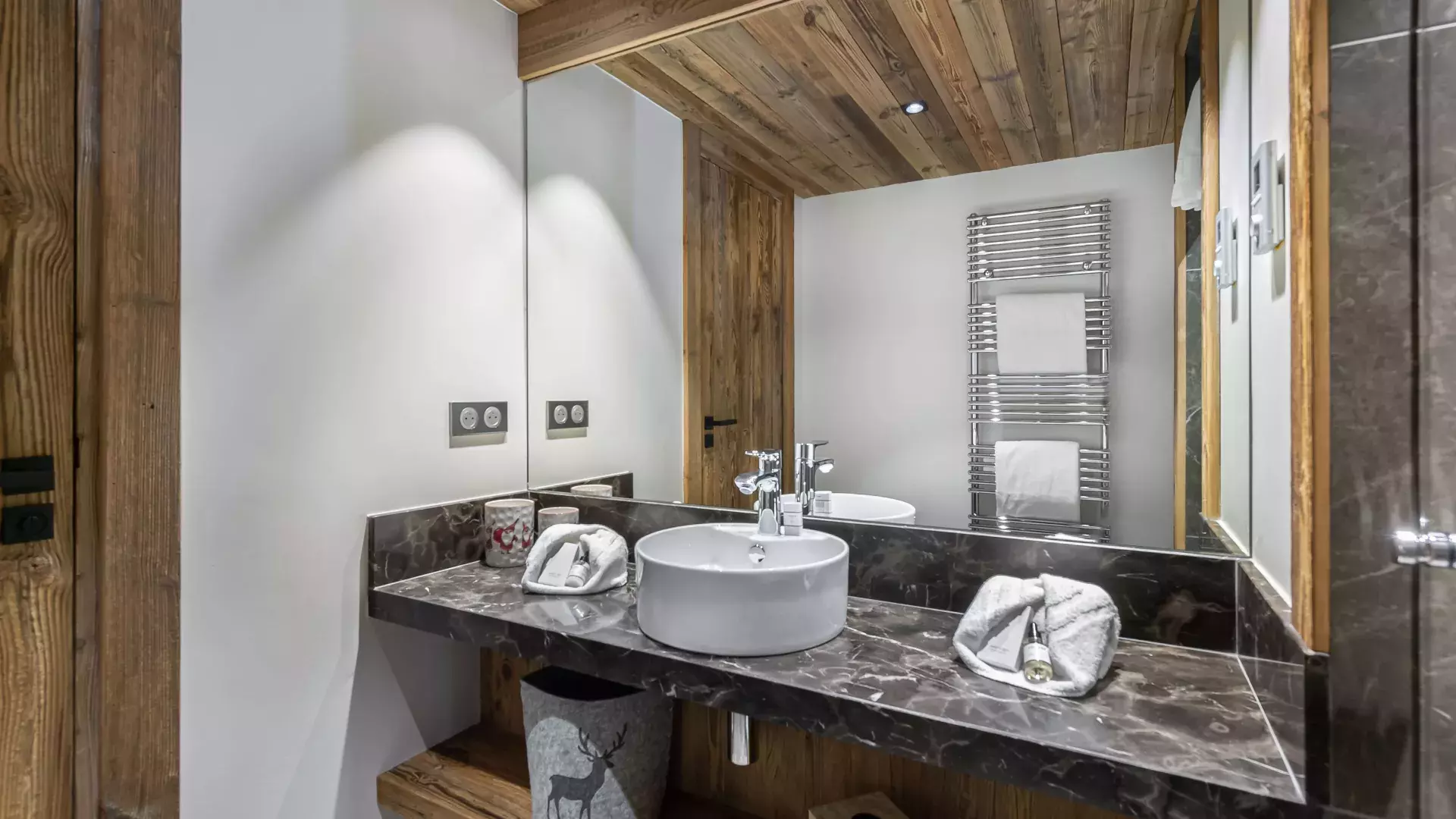 Appartement Etoile 4 - Location chalets Covarel - Val d'Isère Alpes - France -  Salle de bain master
