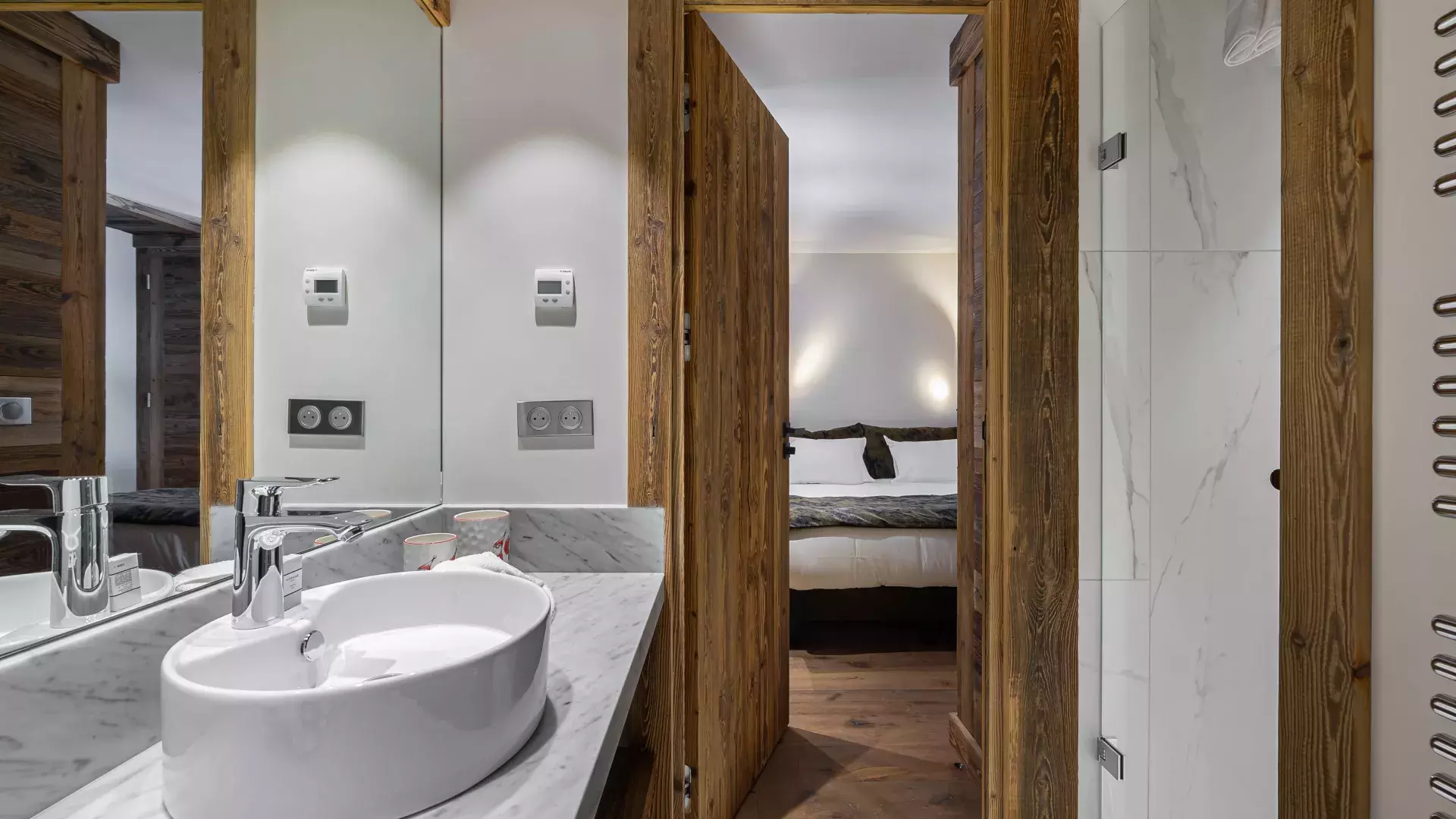 Appartement Etoile 6 - Location chalets Covarel - Val d'Isère Alpes - France - Salle de bain 1