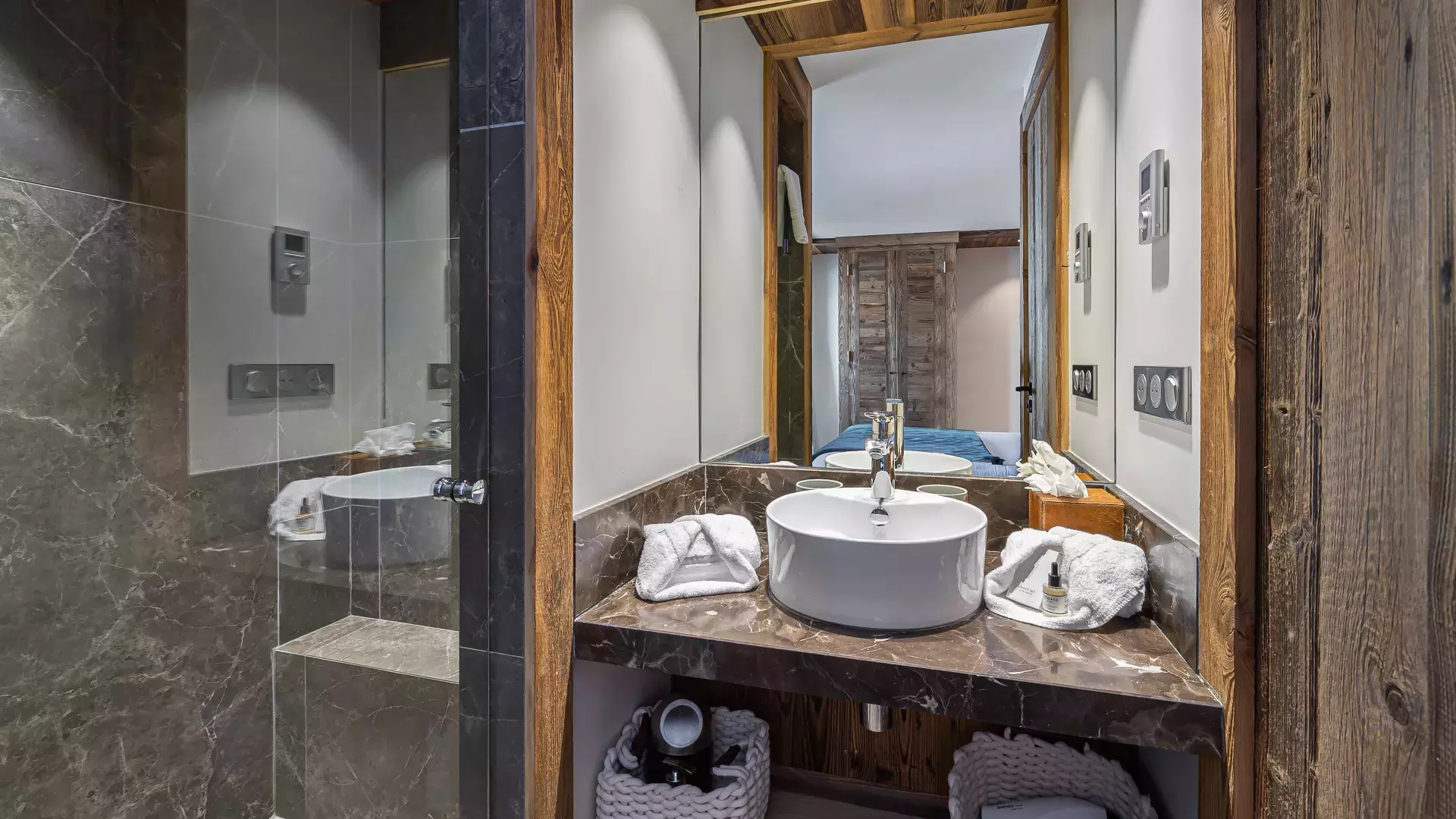 Appartement Sifflote 7 - Location chalets Covarel - Val d'Isère Alpes - France - Salle de bain 1