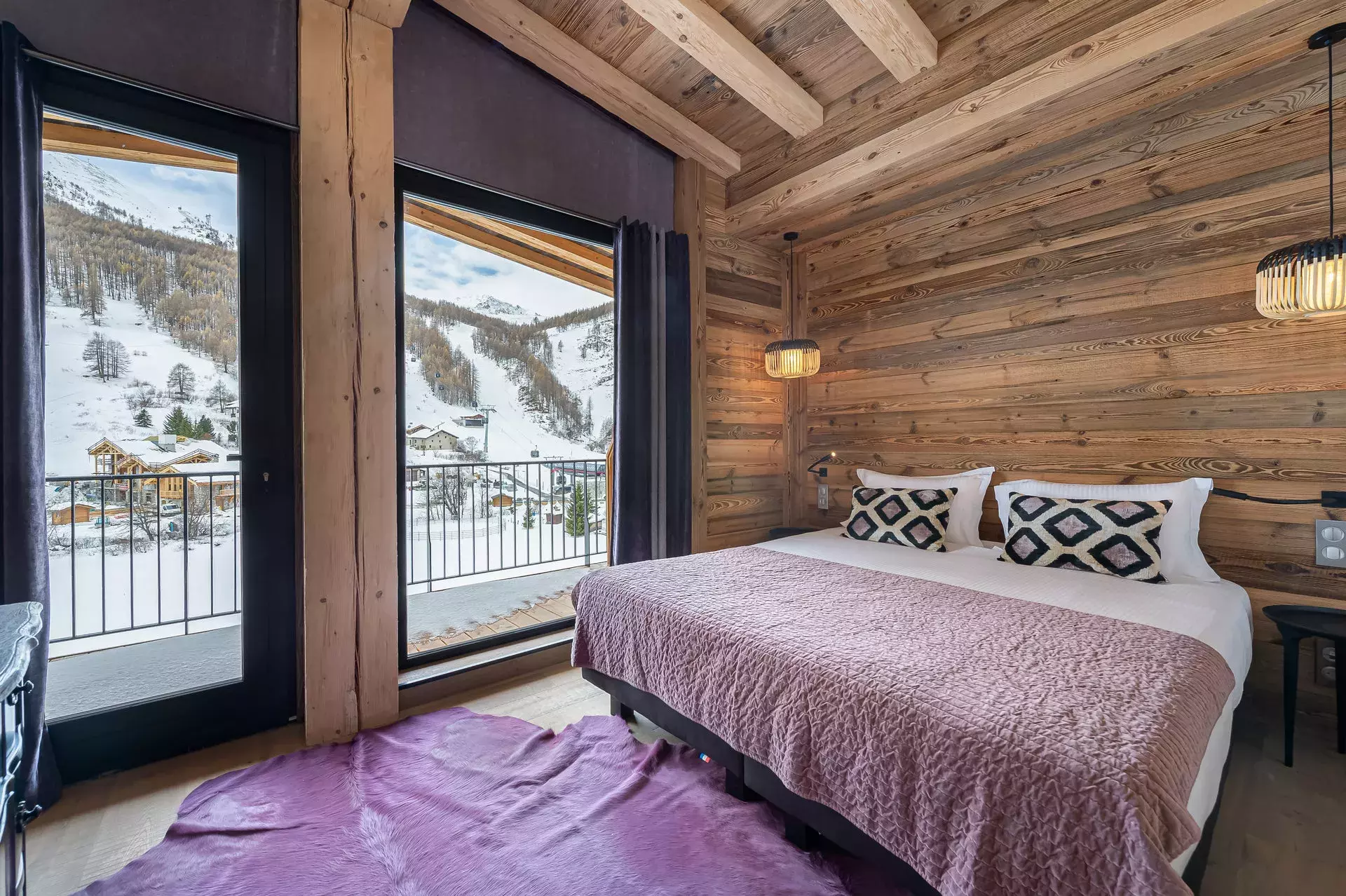Chambre de l'appartement chamois