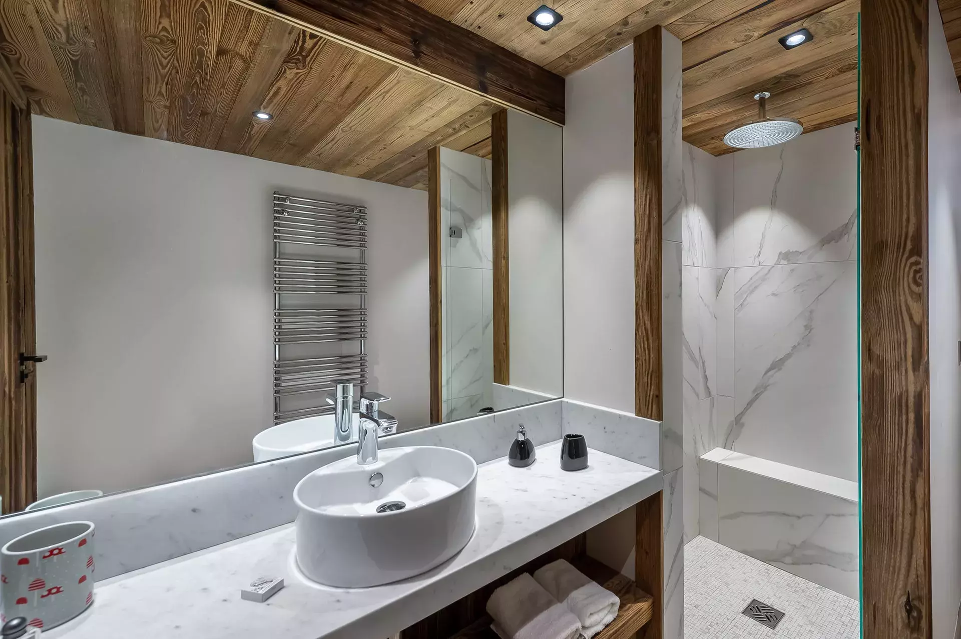 Salle de bain de l'appartement Fusée