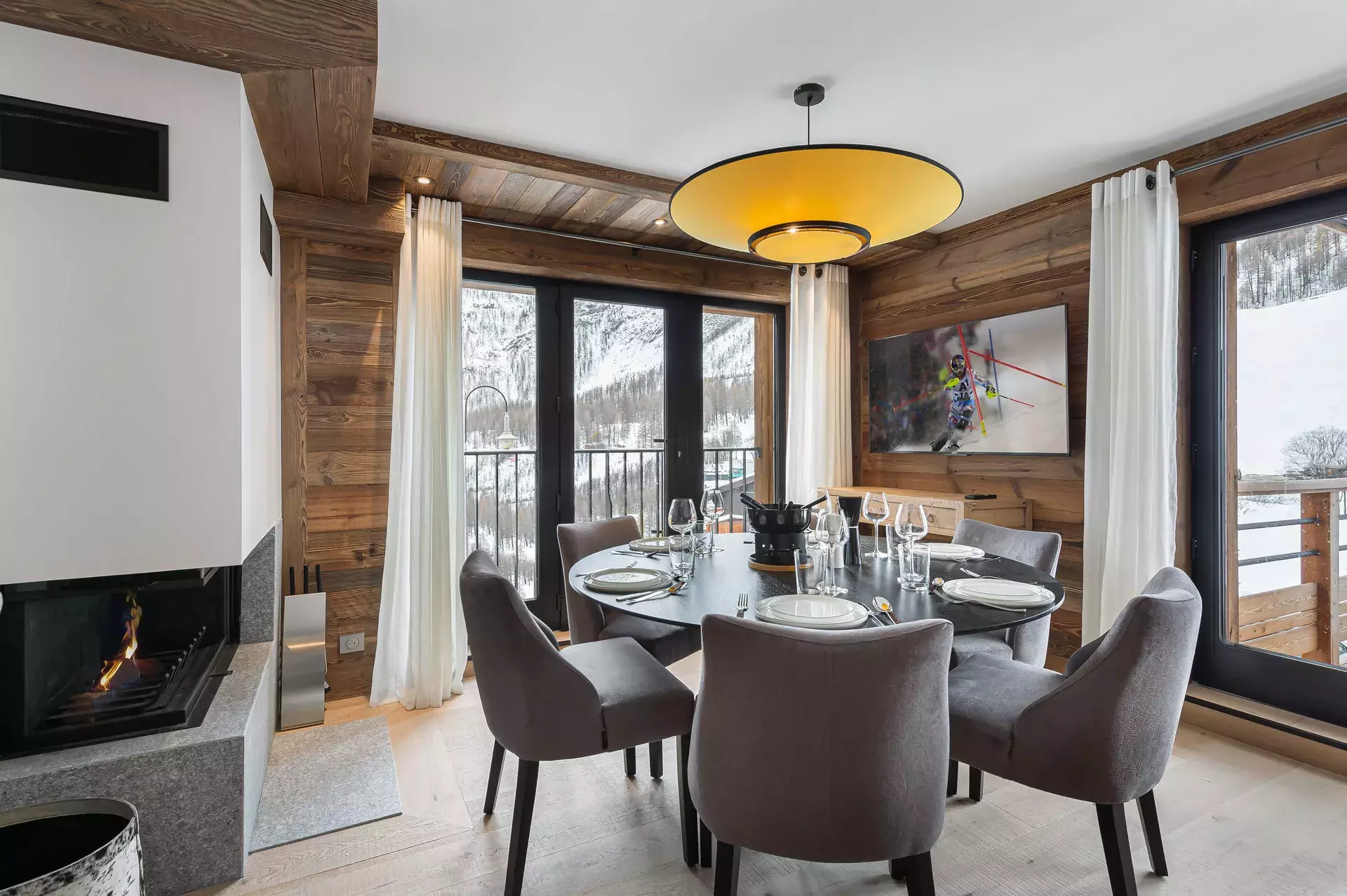 Salle à manger de l'appartement Ourson