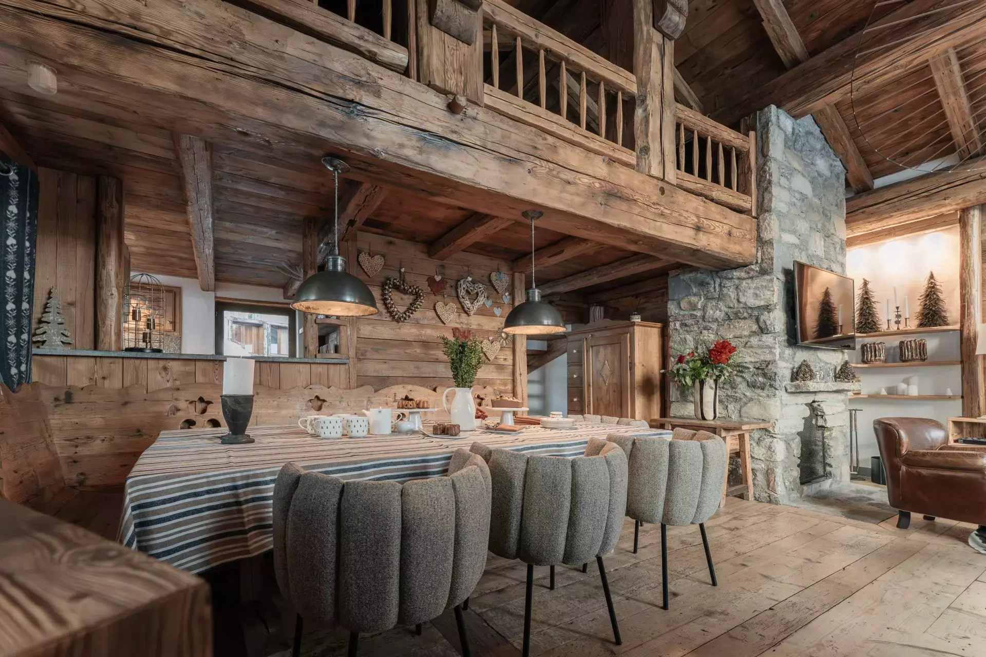 Salle à manger du chalet Lièvre Blanc