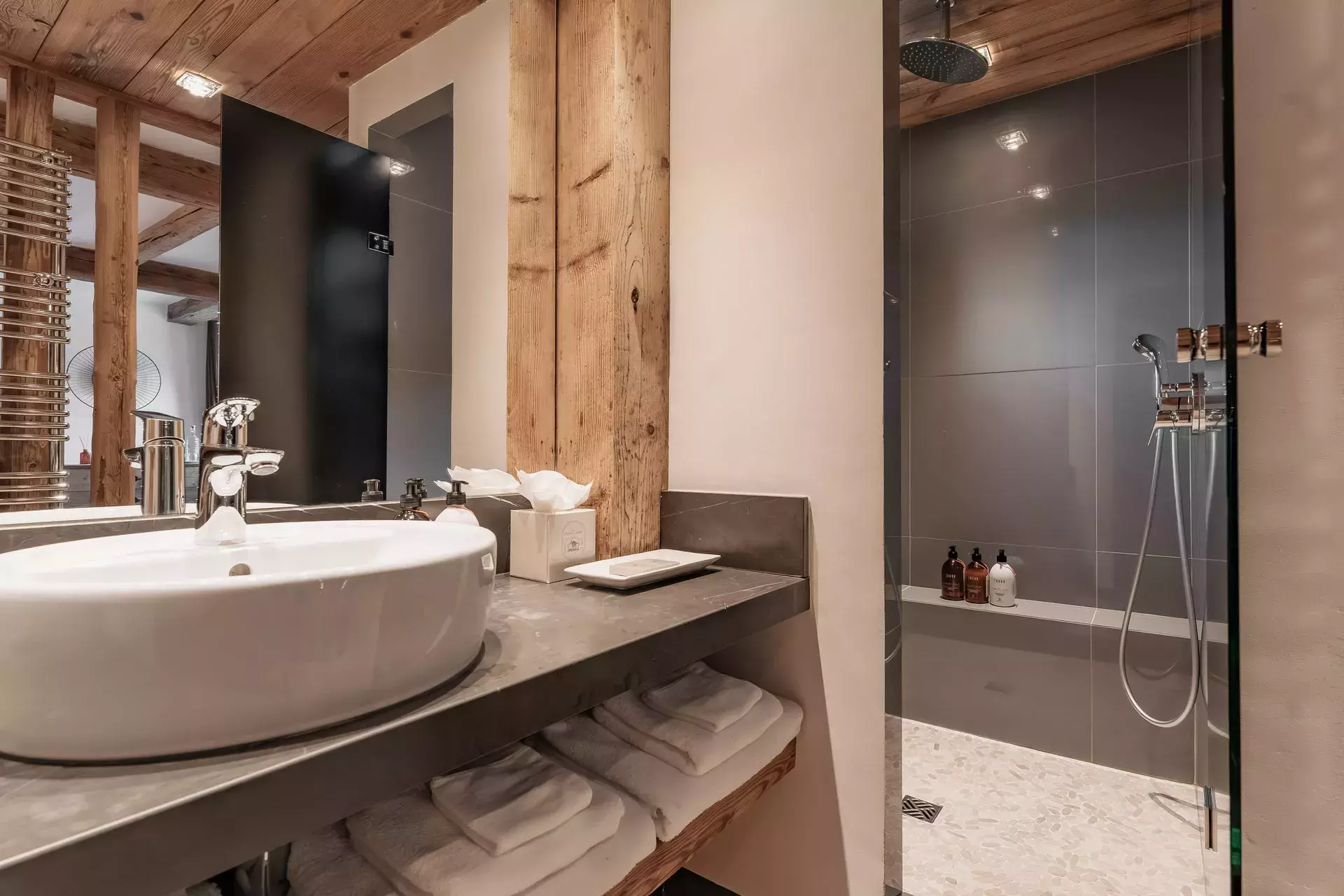 Salle de bain du chalet Papillon