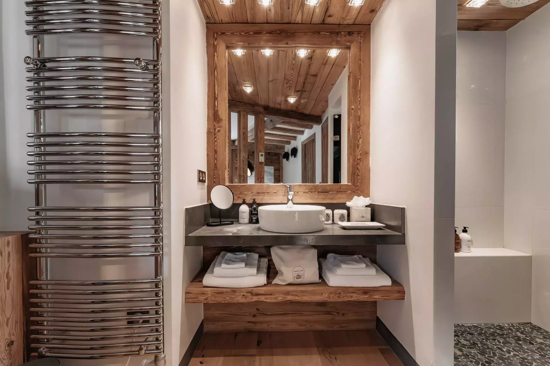 Salle de bain du chalet Papillon